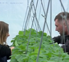 Océane à la ferme avec ses prétendants dans "L'amour est dans le pré".