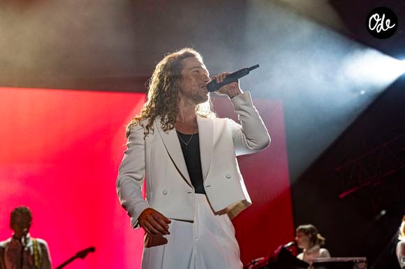 Julien Doré en concert au festival du Printemps de Pérouges au Château de Saint-Maurice-de-Rémens, le 25 juin 2025. 

© Sandrine Thesillat / PsNewZ / Bestimage