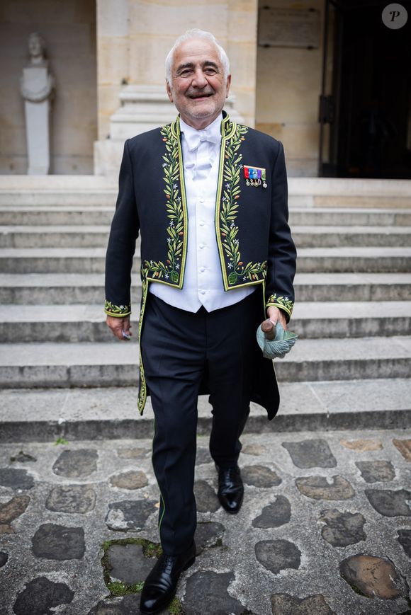 Guy Savoy - Le chef français multi étoile, Guy Savoy, vient d'être officiellement installé comme membre de l'Académie des Beaux-Arts. 

© Julien Sarkissian/Bestimage
