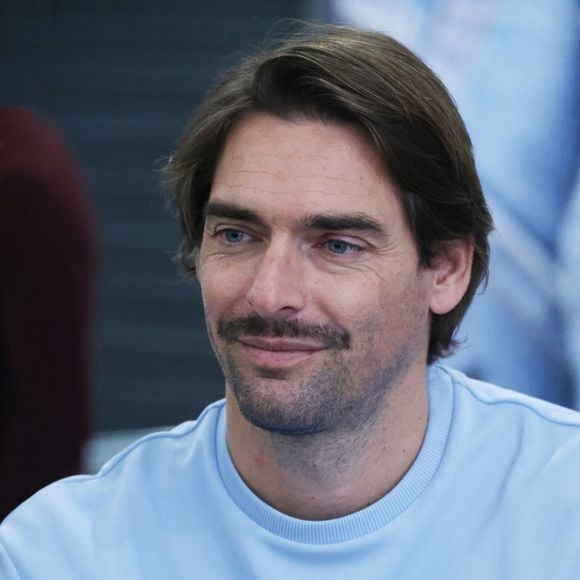 Exclusif -  Camille Lacourt en dédicace a Neuilly-Sur-Seine  le 9 novembre 2024. Agence / Bestimage