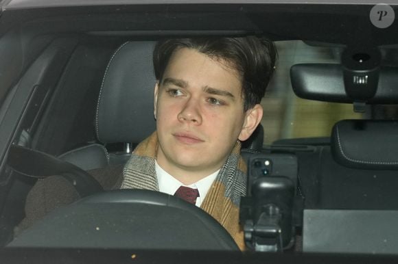 Il est apparu au bras de Eleanor Ekserdjian...

Samuel Chatto attends a Christmas Lunch at Buckingham Palace in London, UK, on the 19th December 2024.

Picture by James Whatling