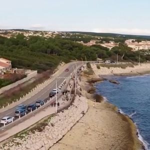 Jean-Pierre Foucault fait visiter sa maison de Carry-le-Rouet dans l'émission Côté Sud, le 3 avril. Capture d'écran France 3