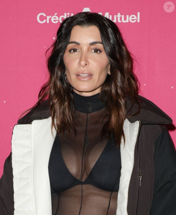 "La chanson de Louane est super touchante, donc je vais l’écouter. J’aime beaucoup sa voix !", a confié la chanteuse à nos confrères d'"Au féminin"
Exclusif - Jenifer Bartoli - Photocall de la cérémonie des Prix Tetu 2024 au Trianon à Paris le 3 décembre 2024. Le premier show consacré aux personnalités, talents et artistes influent.e.s qui font avancer notre société vers l’acceptation de chacun.e. © Jack Tribeca - Coadic Guirec / Bestimage