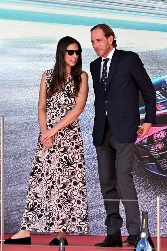 Elle portait pour l'occasion une robe maxi florale

Andrea Casiraghi et sa femme Tatiana Santo Domingo durant le Monaco E-Prix 2026, Round 9, le 16 mai 2026. © Bruno Bebert / Bestimage