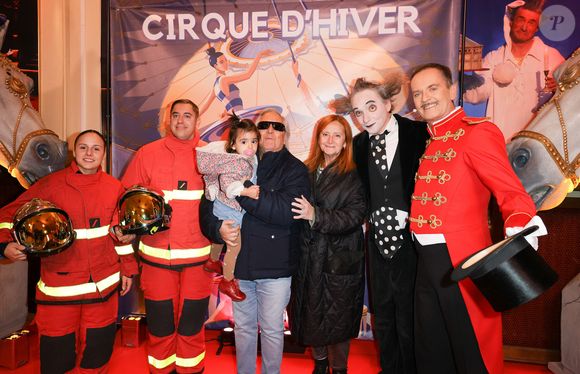 Il faut dire que l'interprète du titre "On va s'aimer" est à la tête d'une très grande tribu. 

Gilbert Montagné avec sa femme au photocall de la générale du spectacle "Tempo" du Cirque d'Hiver Bouglione à Paris, France, le 18 octobre 2025. © Coadic Guirec/Bestimage