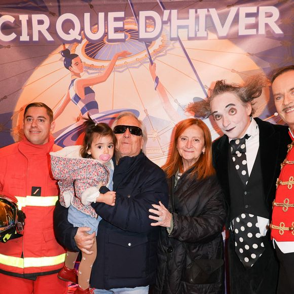 Il faut dire que l'interprète du titre "On va s'aimer" est à la tête d'une très grande tribu. 

Gilbert Montagné avec sa femme au photocall de la générale du spectacle "Tempo" du Cirque d'Hiver Bouglione à Paris, France, le 18 octobre 2025. © Coadic Guirec/Bestimage