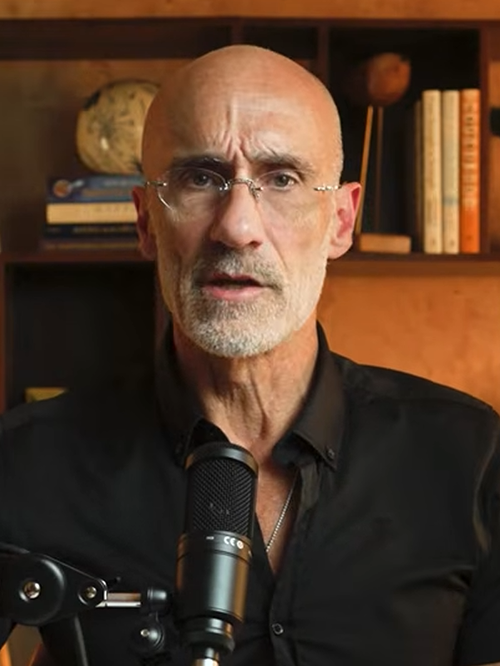 Arthur Brooks, professeur à l'université Harvard, a donné une leçon sur le bonheur : "Les personnes les plus heureuses sont celles qui n'arrêtent jamais d'apprendre"