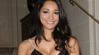 “J’ai changé, mes pantalons me le disent tous les jours” : à 40 ans, Cindy Fabre, Miss France 2005, évoque sa prise de poids