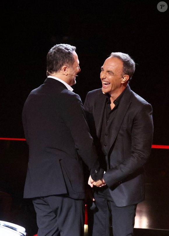 Exclusif - Arthur et Nikos Aliagas lors de l'enregistrement de l'émission "La chanson secrète N°14", présentée par N.Aliagas et diffusée le 26 décembre sur TF1, consacrée à Nikos Aliagas à Paris le 10 décembre 2025. © Jacovides-Moreau/Bestimage