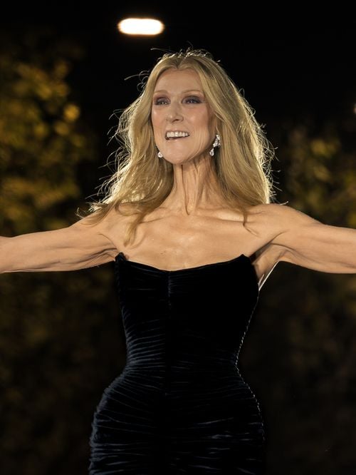 "Le show est plus rodé, elle est plus à l'aise" : un proche historique de Céline Dion raconte les véritables coulisses de ses concerts événements à Paris