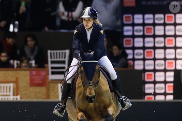 Lola Courbet, fille de Julien Courbet lors du Jumping International de Bordeaux 2016, le 6 février 2016.

© Quentin Salinier - Thibaud Moritz/Bestimage