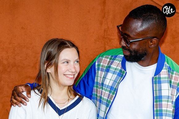 Thomas Ngijol et sa belle-fille Gina Rocher au Village lors de la nocturne des Internationaux de France de tennis de Roland Garros 2023 à Paris, France, le 2 juin 2023. © Moreau-Jacovides/Bestimage