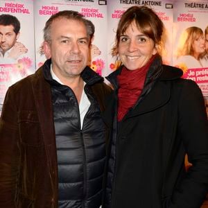 Philippe Torreton et sa femme Elsa Boublil - People à la 150ème représentation de la pièce "Je préfère qu'on reste amis" au théâtre Antoine à Paris le 5 novembre 2014.  
Crédit : COADIC GUIREC / BESTIMAGE