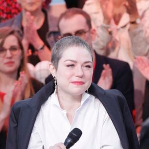 Exclusif -  Émilie Dequenne sur le plateau de l'émisson "C à vous" lors du 77ème Festival International du Film de Cannes le 15 mai 2024. © Jack Tribeca / Bestimage