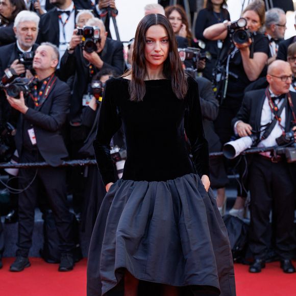 Irina Shayk - Montée des marches du film « Mission Impossible : The Final Reckoning » lors du 78ème Festival International du Film de Cannes, au Palais des Festivals à Cannes. Le 14 mai 2025
© Jacovides-Moreau / Bestimage