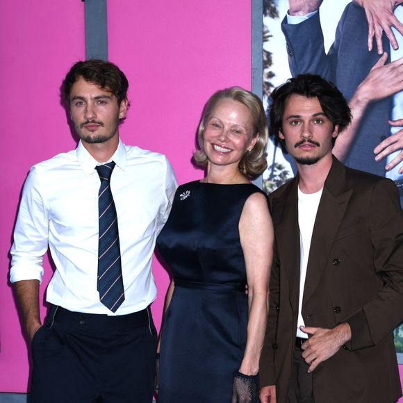 La maison de couture française Jacquemus vient de dévoiler sa toute nouvelle campagne estivale particulièrement attendue.

Brandon Thomas Lee, Pamela Anderson et Dylan Jagger Lee assistent à la première américaine de 'The Naked Gun' au SVA Theater à New York. 

© Photo Image Press via ZUMA Press Wire