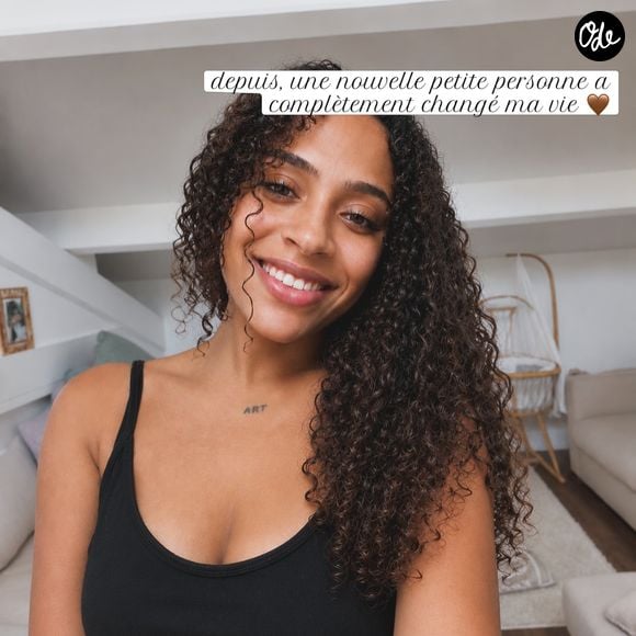 Elle continue parallèlement à travailler sur son application Ma Maternité Organisée, destinée à accompagner les futures mamans.

Whitney Marin, ancienne gagnante de l'émission "The Voice", a accueilli son deuxième enfant. Capture d'écran Instagram