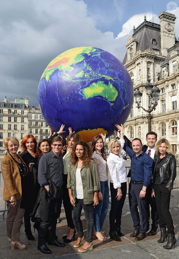 Marina Raibaldi, Anaïs Baydemir, Laurent Romejko, Eléonore Boccara, Myriam Seurat, Daniela Prepeliuc, Evelyne Dhéliat, Loïc Rousval, Marc Hay et Sandra Larue - Inauguration du 13ème Forum International de la Météo et du Climat à l'Hôtel de Ville de Paris, le 27 mai 2016. © Coadic Guirec/Bestimage
