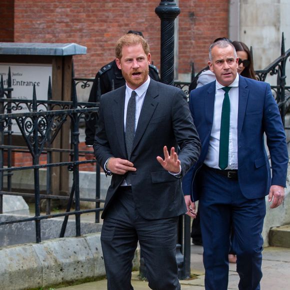 Le prince Harry, duc de Sussex, à la sortie du procès contre l'éditeur du journal "Daily Mail" à Londres, le 30 mars 2023.
© Tayfun Salci/Zuma Press/Bestimage