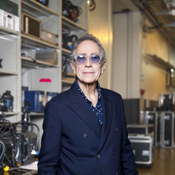 "Je pense que c'est à armes égales. La plupart des femmes m'ont quitté pour un autre homme. Pour se rassurer sur leur capacité de séduction, ce qui est assez fréquent chez beaucoup d'entre elles."

Exclusif - Alain Chamfort - Backstage de l’émission “Unis pour Mayotte” diffusée en direct sur France 2, qui a permis de récolter plus de 5 millions de dons le 17 décembre 2024.
© Pierre Perusseau / Bestimage