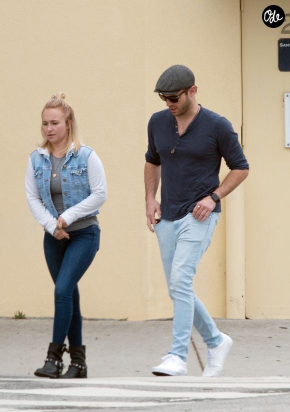 Info - Hayden Panettiere victime de violences conjugales : son ex-compagnon Brian Hickerson, condamné à de la prison ferme - Exclusif - Hayden Pannettiere et son nouveau compagnon Brian Hickerson se promènent en amoureux à Los Angeles, le 13 mai 2019.