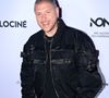 Le musicien Mosimann s'est quant à lui rendu à Cannes pour des raisons artistiques.

Mosimann - Photocall de la soirée AKILI MIRARI sur la plage "Croisette Beach - MGallery" lors du 79ème Festival International du Film de Cannes, le 13 mai 2026.
Photo par Romain Doucelin/Bestimage