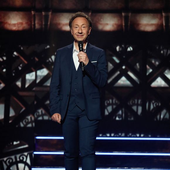 Exclusif - Stéphane Bern lors de l'enregistrement de l'émission "Laurent Gerra, l'anniversaire événement" présentée par S.Bern et qui sera diffusée le 7 juin 2025 sur France 2, au théâtre Marigny, à Paris, France, le 28 avril 2025. © Clovis-Moreau/Bestimage