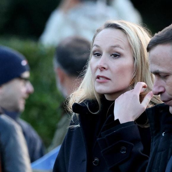 Marion Marechal - Le clan Le Pen se rend au cimetière de la Trinité-sur-Mer après les obsèques de Jean-Marie Le Pen en l'église Saint-Joseph le 11 janvier 2025.