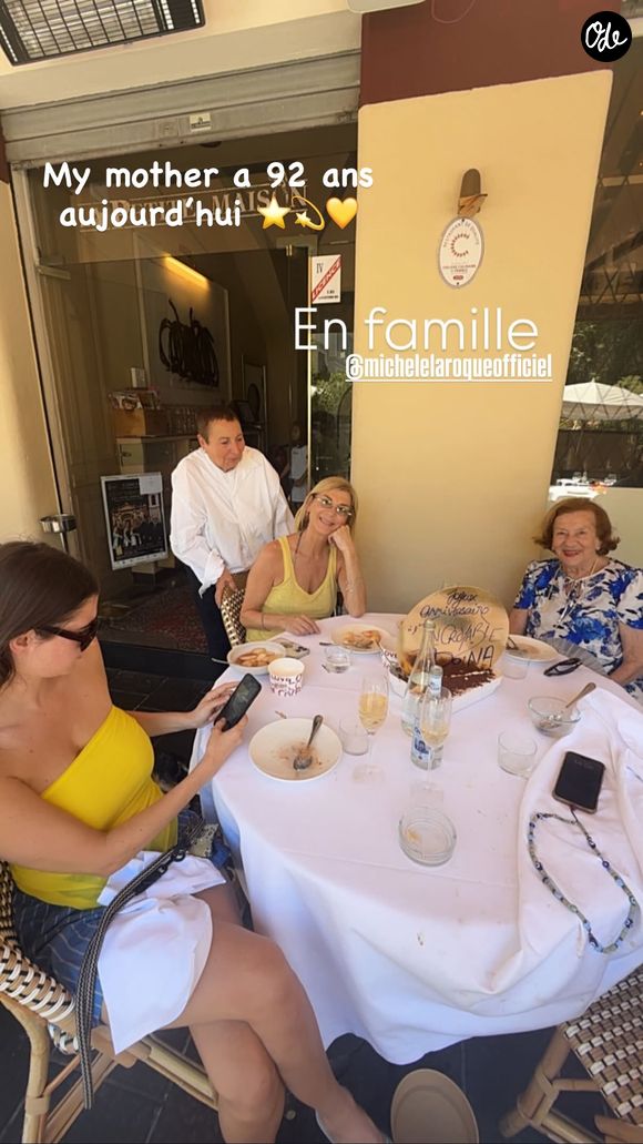 Elles étaient toutes les trois présentes afin de célébrer les 92 ans de Doina Trandabur, la mère de Michèle Laroque et grand-mère d'Oriane Deschamps.

La story Instagram de Michèle Laroque qui fête les 92 ans de sa mère avec sa fille Oriane Deschamps samedi 4 juillet 2026 - Instagram