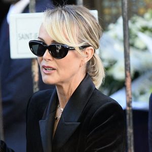 Laeticia Hallyday - Arrivées aux obsèques de Nadia Farès en l'église Saint-Jean-de-Montmartre à Paris, le 24 avril 2026. 

© Clément Prioli / Bestimage