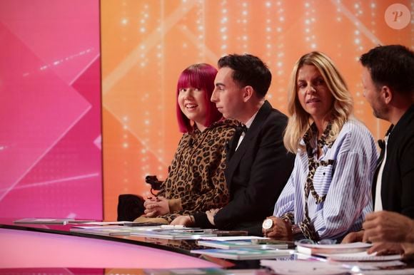 Exclusif - Ilena Caye, Jordan Deluxe, Marie-Severine Trouban, Raymond Aabou sur le plateau de l'émission "Tout beau, tout n9uf" présentée par C.Hanouna, et diffusé en direct sur W9, Paris, France, le 3 octobre 2025. © Jack Tribeca / Bestimage