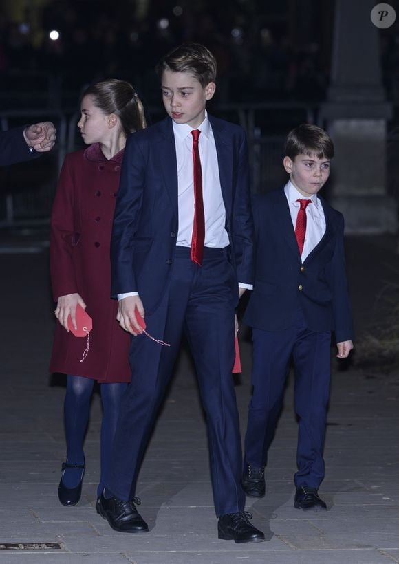 Le prince George de Galles, la princesse Charlotte de Galles, et le prince Louis de Galles, assistent au service Together At Christmas Carol à l'abbaye de Westminster à Londres, Royaume-Uni, le 6 décembre 2024. © Cover Images via ZUMA Press/Bestimage