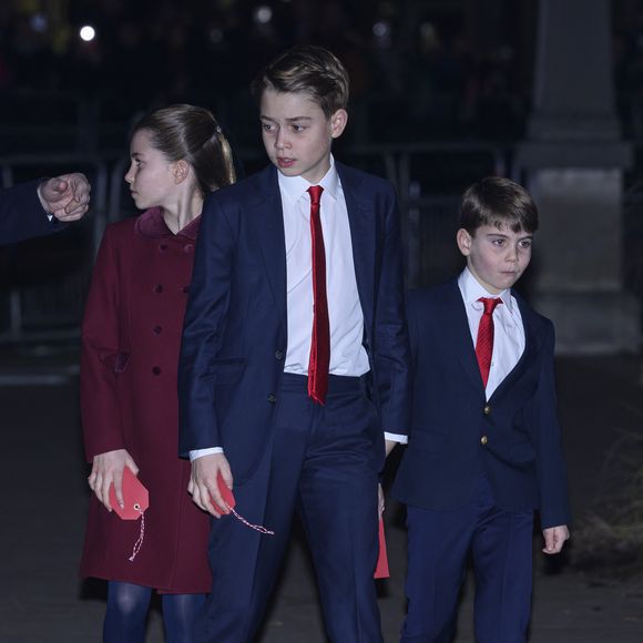 Le prince George de Galles, la princesse Charlotte de Galles, et le prince Louis de Galles, assistent au service Together At Christmas Carol à l'abbaye de Westminster à Londres, Royaume-Uni, le 6 décembre 2024. © Cover Images via ZUMA Press/Bestimage