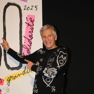 En parallèle, Nagui pratique chaque matin trente minutes d'abdos et de pompes.

Nagui lors de la soirée des 80 ans du Secours Populaire à l'Unesco, Paris le 3 décembre 2025.

© Philippe Baldini / Bestimage