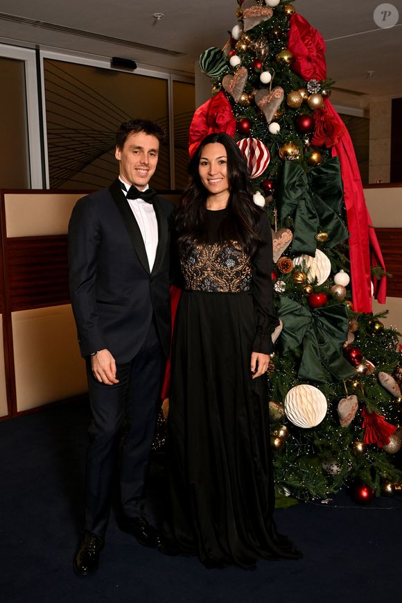 Il affirme avoir été élevé simplement par ses parents, qui lui ont appris la modestie.

 Louis et Marie Ducruet - Jermaine Jackson, frère de Michael Jackson et l'un des membres historiques du groupe légendaire The Jackson 5, était au Yacht Club de Monaco, avec sa nouvelle compagne Havana, à l'invitation de Luiz F. Costa Macambira, le fondateur du magazine The Monegasque pour la deuxième édition de son dîner de gala, intitulé Christmas Grand Gala, le 4 décembre 2025. © Bruno Bebert / Bestimage / Bestimage
