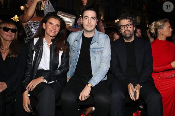 Babeth Djian, Delphine Viguier-Hovasse (Directrice Générale internationale de L'Oréal Paris), Jean-Victor Meyers Bettencourt et son frère Nicolas Meyers Bettencourt - Célébrités au Défilé « L’Oréal Paris – Walk Your Worth », Collection Prêt-à-porter Printemps / Eté 2025 dans le cadre de la Fashion Week de Paris, France, le 23 Septembre 2024. 

© Bertrand Rindoff / Bestimage