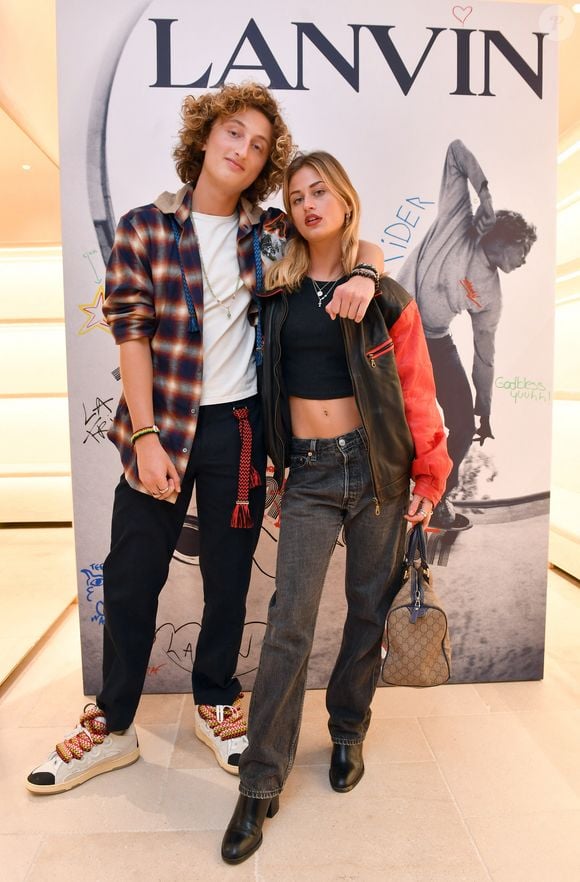 Exclusif - Joalukas Noah (fils de Y.Noah et I.Camus), Sasha Nikolic lors de la présentation de la collection capsule  de la maison Lanvin "Poetry in Motion", une nouvelle ligne jeune "surfer" , à la boutique Lanvin à Paris. Le 8 décembre 2021
© Veeren / Bestimage
