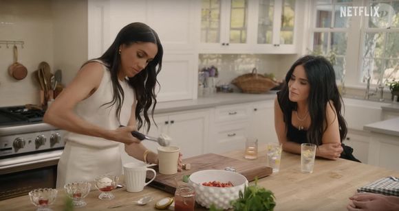 "With Love, Meghan", série Netflix de Meghan Markle en 2025 en ligne, dans la cuisine ©Backgrid UK/ Bestimage