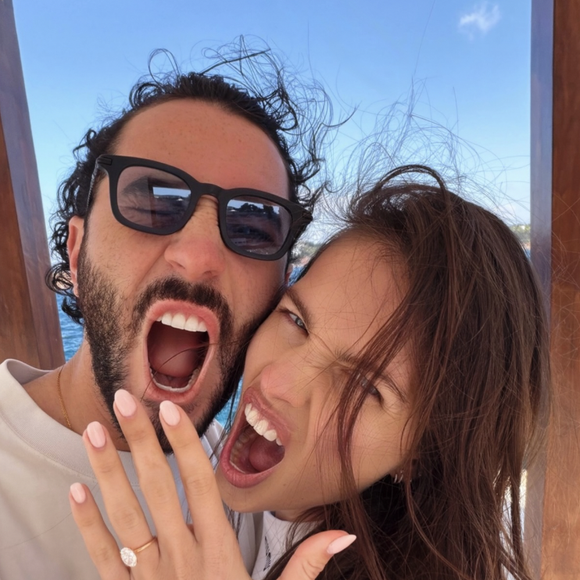 En effet, la jeune femme de 24 ans s'est fiancée à son chéri qui est aussi son meilleur ami, Benjamin Attal.

Capture Instagram de Thylane Blondeau.