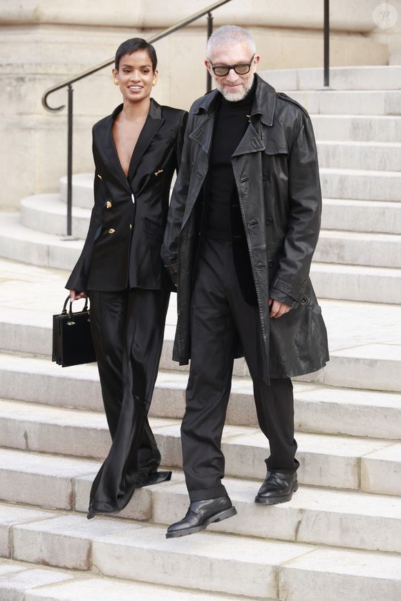 Avant de vivre une vie épanouie avec Narah Baptista, Vincent Cassel a vécu deux grandes histoires d'amour très médiatisée. 

Vincent Cassel, Narah Baptista au défilé Schiaparelli "Collection Haute Couture Printemps/Eté 2026" lors de la Fashion Week de Paris, le 26 janvier 2026

© Christophe Aubert via Bestimage