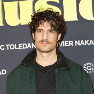 Louis Garrel à la première du film "Juste une illusion" au cinéma Le Grand Rex à Paris le 22 mars 2026. © Coadic Guirec/Bestimage