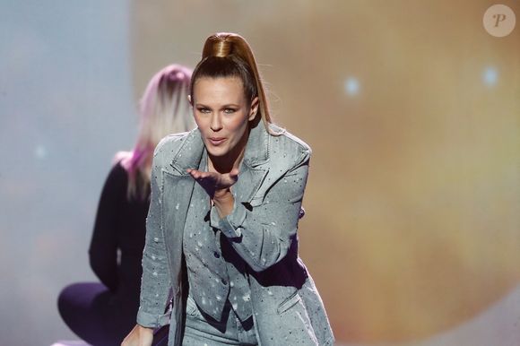 L'ex de Lorie a dit oui à Valentina, une belle italienne avec qui il était en couple depuis huit mois.

Lorie Pester (Laure Pester) - Surprises - Enregistrement de l'émission "La Boîte à Secrets N°19" dans les studios de la Cité du Cinéma à Saint-Denis, présentée par F.Bollaert et diffusée le 3 janvier sur France 3
© Christophe Clovis / Bestimage