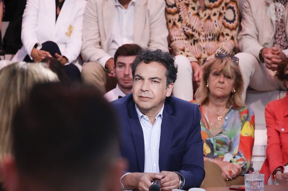 Exclusif - Patrick Cohen - Plateau de l'émission "C à vous" lors du 78ème Festival International du Film de Cannes le 19 mai 2025. © Jack Tribeca / Bestimage