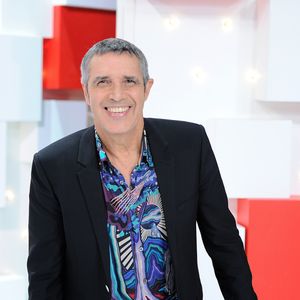 Julien Clerc - Enregistrement de l'émission "Vivement Dimanche" au studio Gabriel à Paris le 29 octobre 2018. L'émission sera diffusée le 4 novembre 2018 . © Guillaume Gaffiot/Bestimage | 00405746