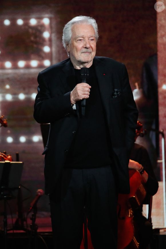 Exclusif - Pierre Arditi lors de l'enregistrement de l'émission "Serge Lama, le dernier rappel" présentée par F. Bollaert, diffusée le vendredi 21 novembre 2025 sur France 3 à 21h10, au théâtre Marigny à Paris, France, le 29 avril 2025. © Clovis-Moreau/Bestimage