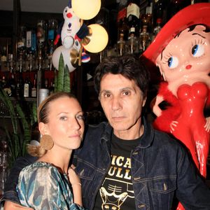 Exclusif - Jean-Luc Lahaye et Paola lors d'une soirée à la brasserie "Chez Nanou " dans le quartier Montmartre à Paris le 28 juin 2024.

© Baldini / Bestimage