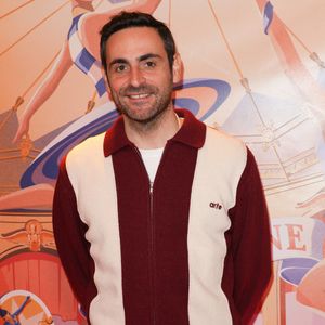 Camille Combal présente également une émission de radio quotidienne de 16h à 19h sur NRJ

Camille Combal au photocall de la générale du spectacle "Tempo" du Cirque d'Hiver Bouglione à Paris, France, le 18 octobre 2025. © Coadic Guirec/Bestimage