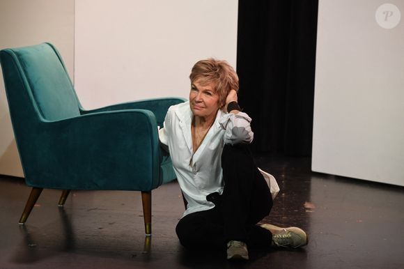 Veronique Jannot - Filage de la piece "Un atelier pour deux" au theatre de Passy  à Paris Le 21 fevrier 2024 © Coadic Guirec / Bestimage