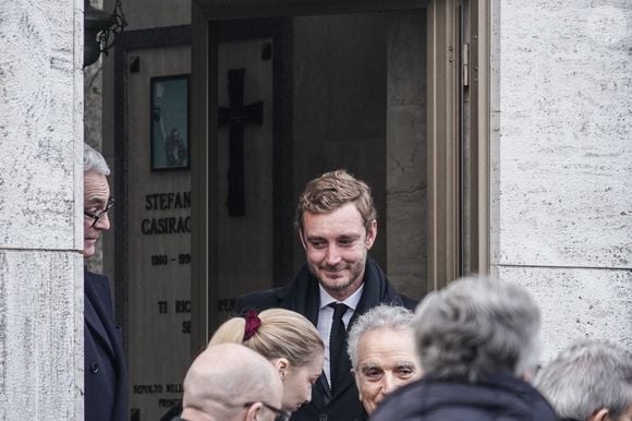 Pierre Casiraghi et sa femme Beatrice Borromeo - Obsèques de Fernanda Biffi Casiraghi (99 ans), mère de Stefano Casiraghi, à Fino Mornasco, Italie, le 9 décembre 2024. © Emanuele Roberto De Carli/IPA via ZUMA Press/Bestimage