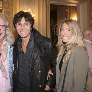 Exclusif - Jean-Luc Lahaye avec sa compagne Paola et Pierre-Jean Chalençon - Soirée "Octobre Rose" au Palais Vivienne organisée par Véronique Koch et pour marraine Fabienne Thibeault à Paris le 16 octobre 2023. © Cédric Perrin/Bestimage